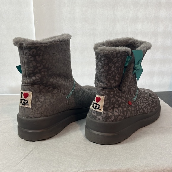 Ugg I ❤️Ugg boots in excellent preowned condition - Picture 4 of 12